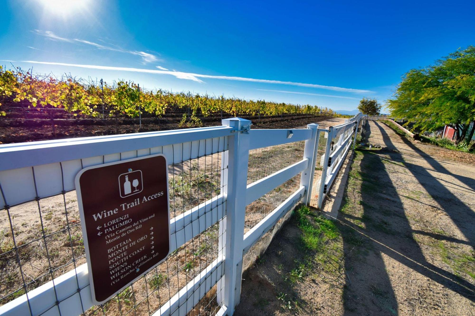 Resort Peppertree Lane Ranch -- Seven-acre Ranch In The Heart Of Wine Country *
