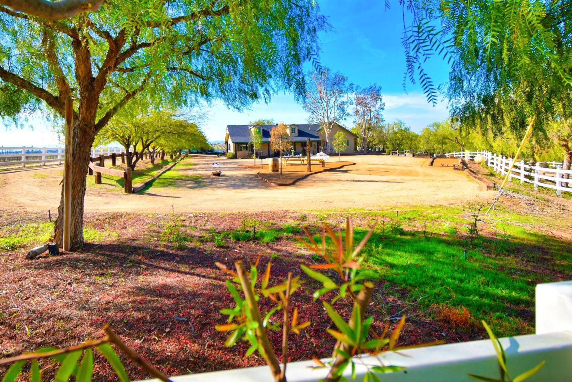 Peppertree Lane Ranch -- Seven-acre Ranch In The Heart Of Wine Country Temecula