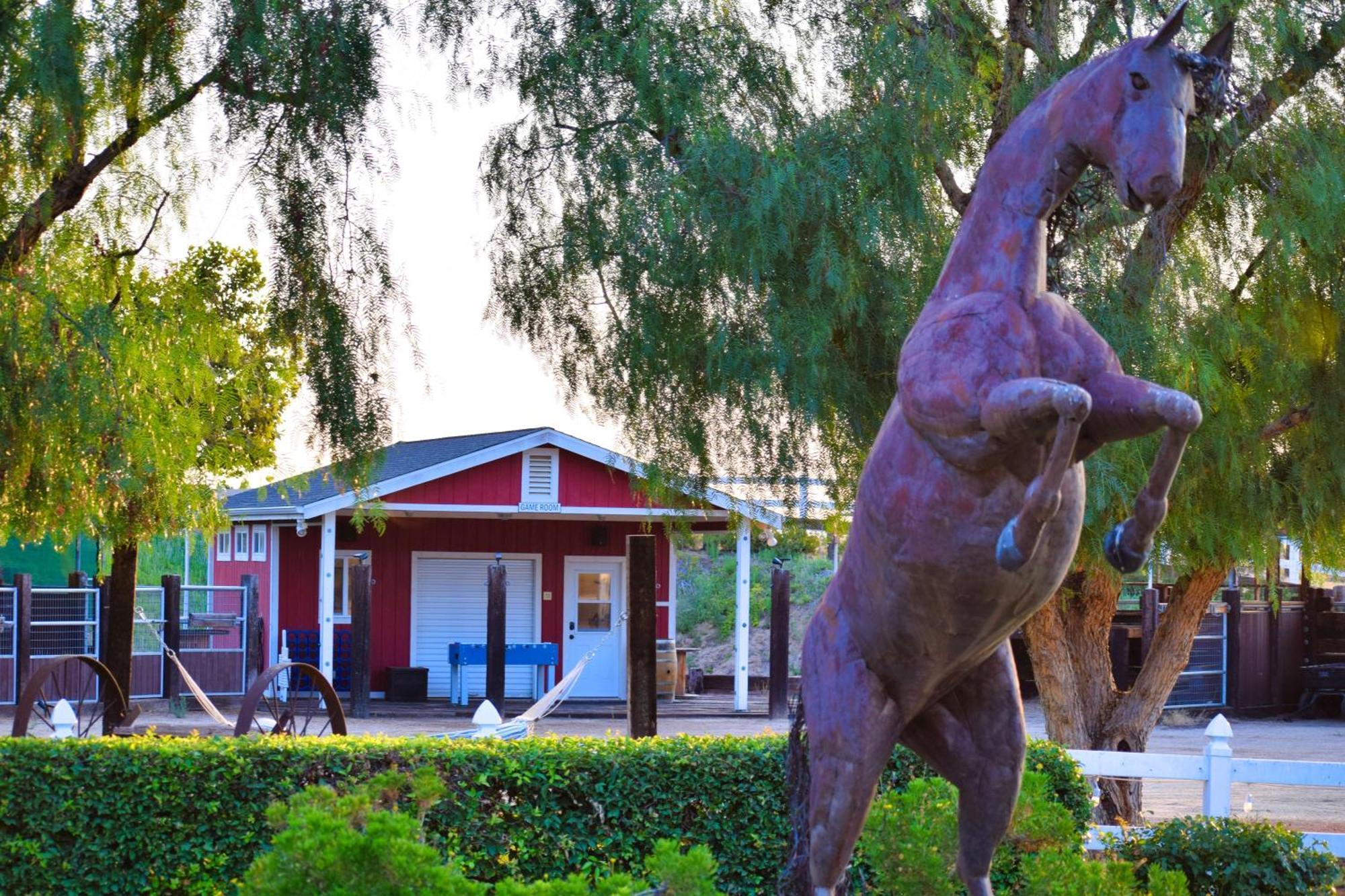 Resort Peppertree Lane Ranch -- Seven-acre Ranch In The Heart Of Wine Country *