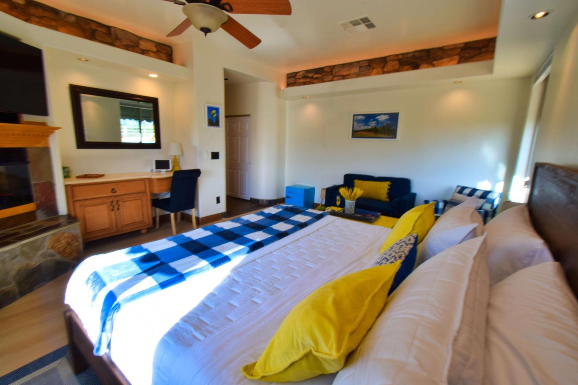 Peppertree Lane Ranch -- Seven-acre Ranch In The Heart Of Wine Country Resort Temecula